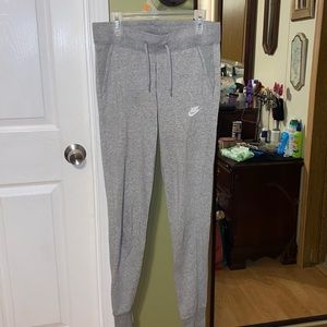 grey nike sweat pants